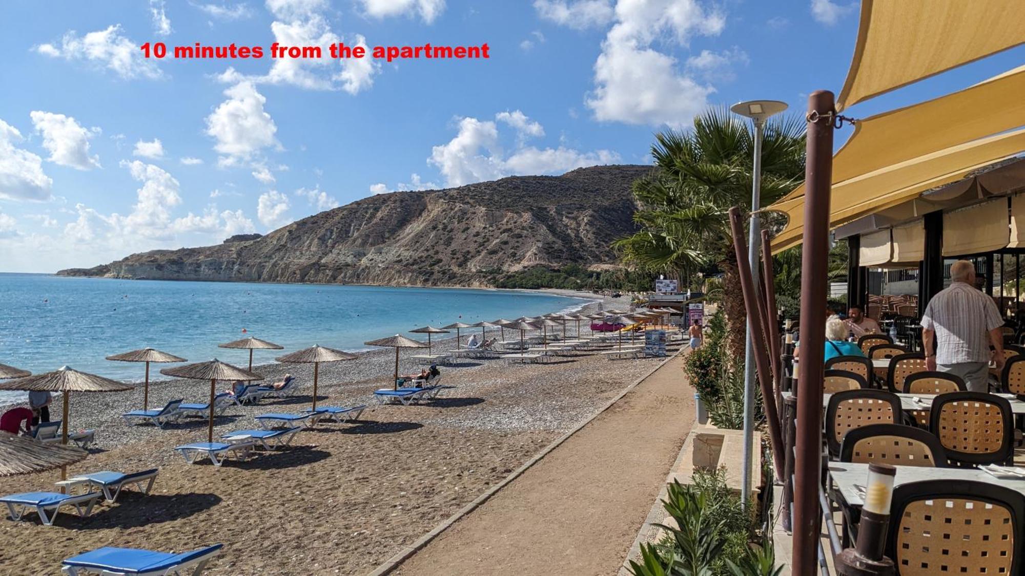 Spacious Contemporary Apartment بيسوري المظهر الخارجي الصورة