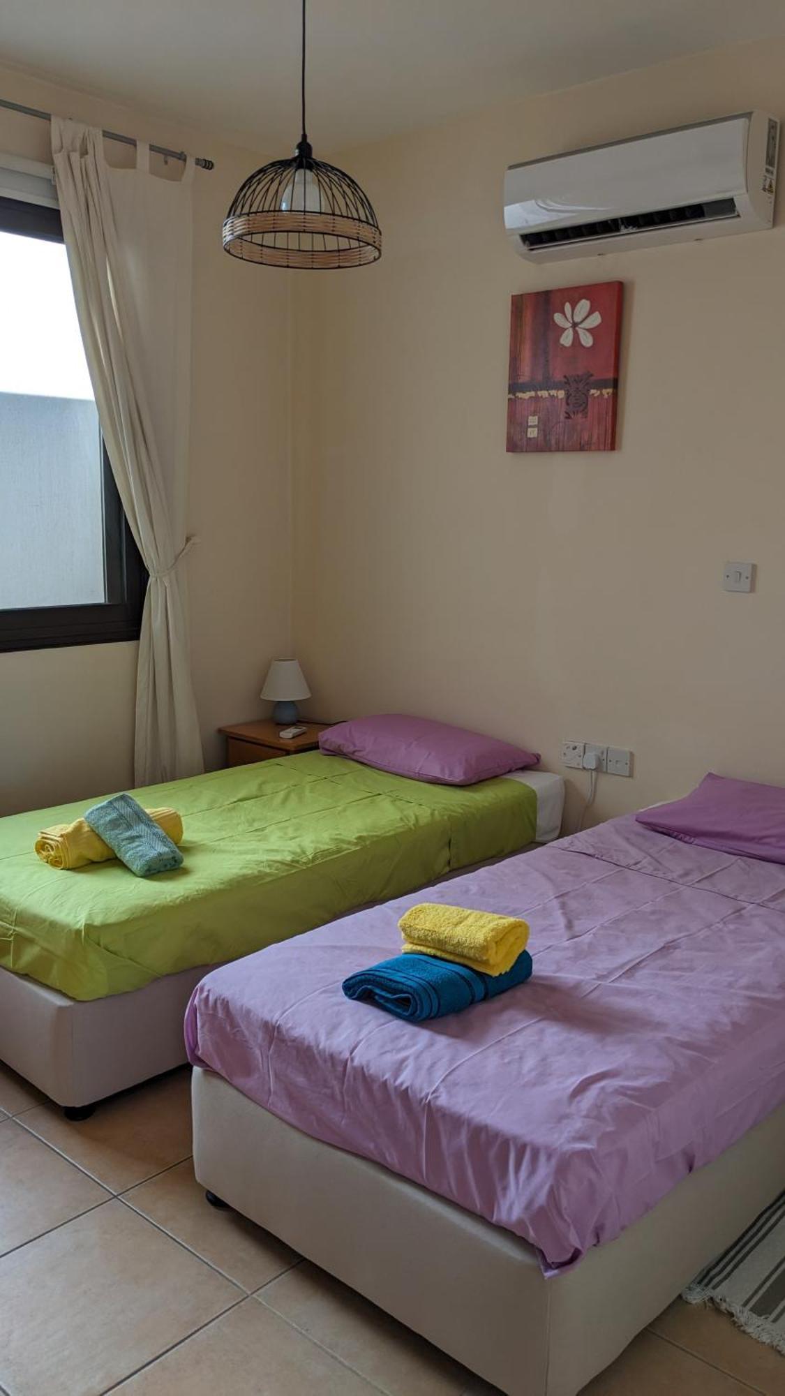 Spacious Contemporary Apartment بيسوري المظهر الخارجي الصورة